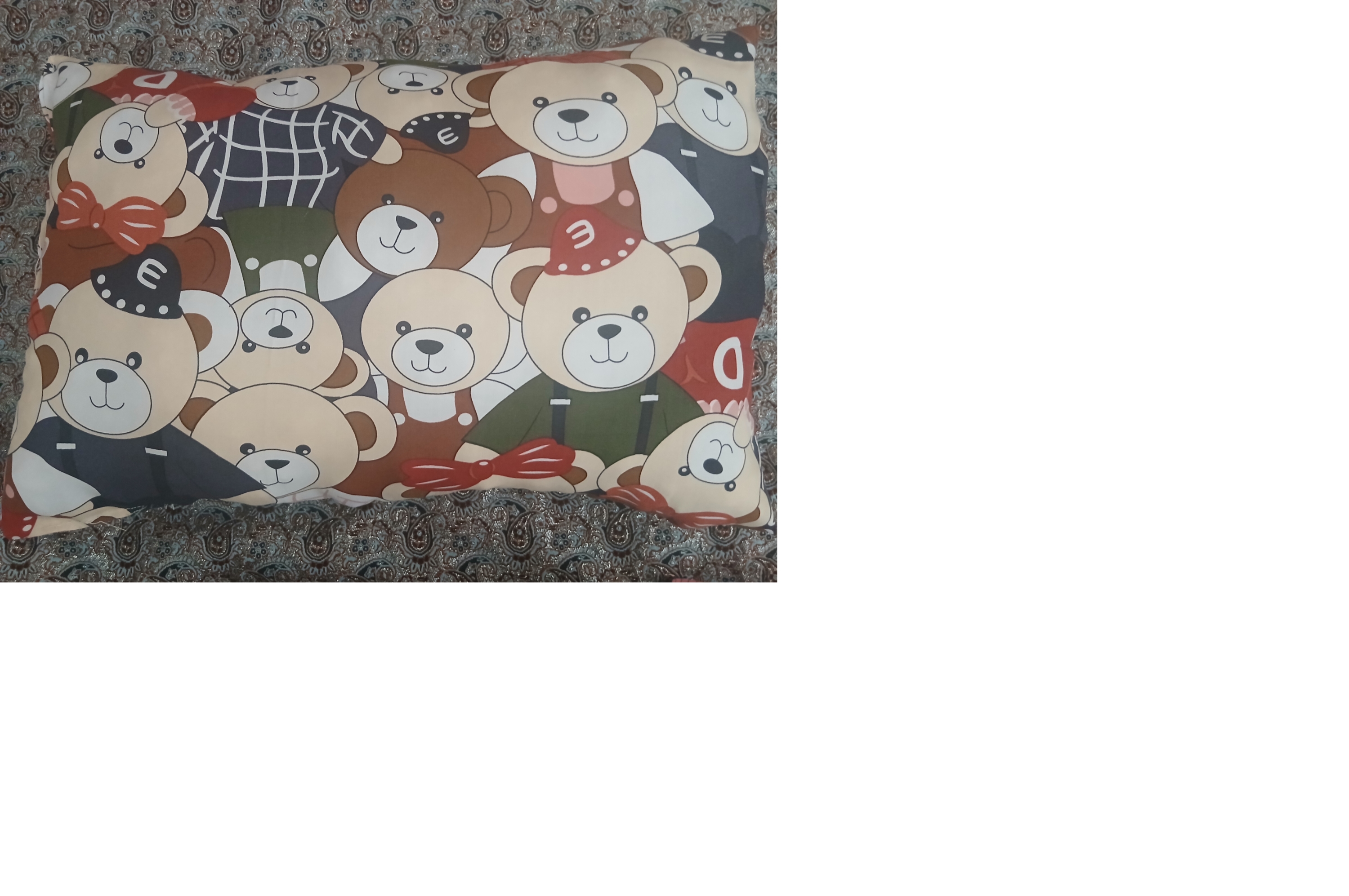 بالش کودک ،جنس پارچه نخی و الیاف پنبه‌ای درجه ۱،اندازه ۳۰ در ۴۰ سانت