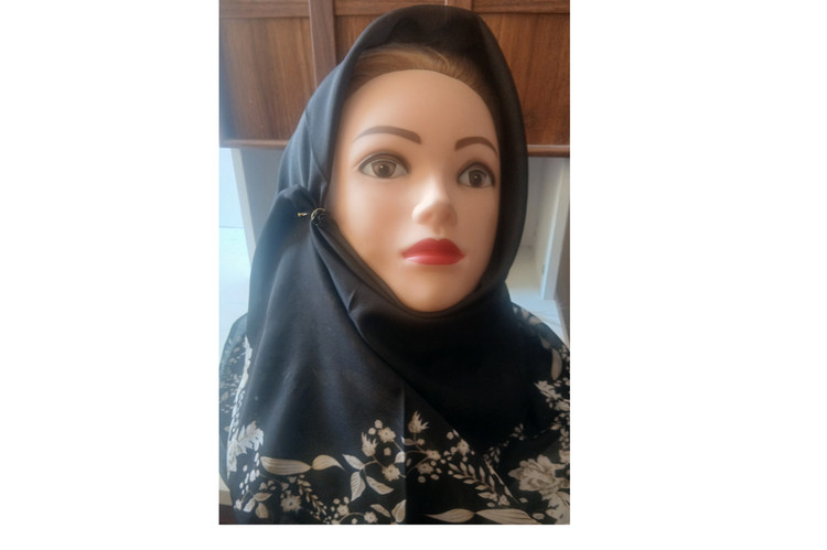 روسری مشکی حاشیه طرحدار، ژورژت، سایز 105 در 105س